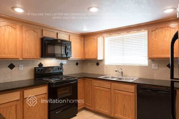 1943 W Devonshire St - Photo 6 of 15