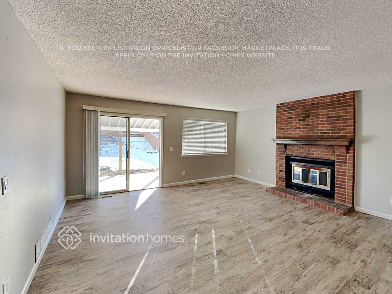 8474 Tanglewood St - Photo 6 of 18