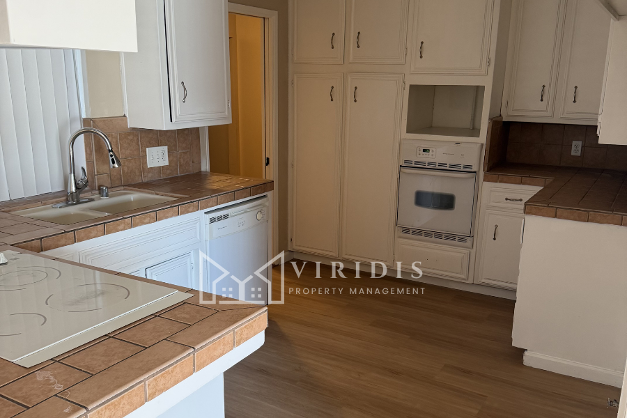 1304 La Puente Dr #1 - Photo 4 of 18