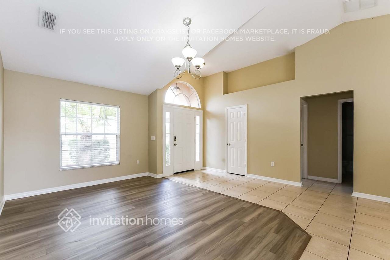 3163 Pigeon Cove St - Photo 3 of 17