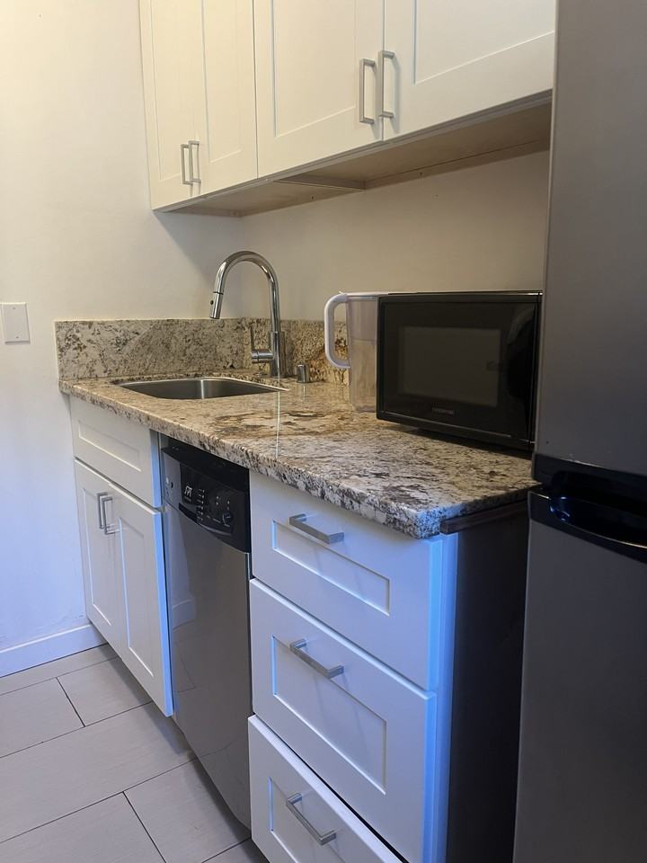 16702 Shoreline Highway - Photo 2 of 10