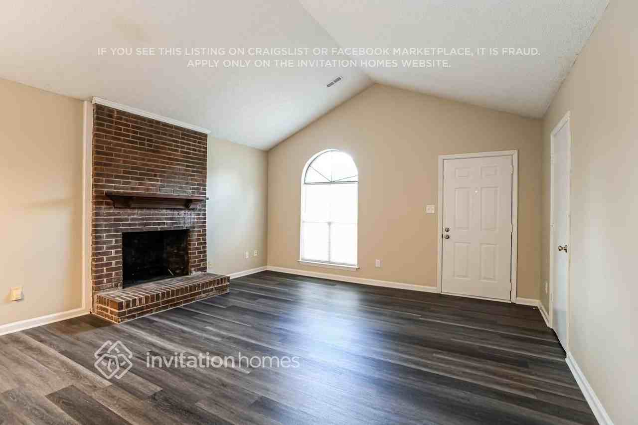 5829 Stone Bluff Ct - Photo 3 of 17