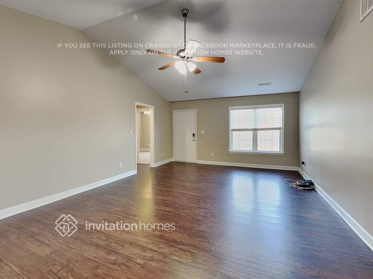 1518 Hawkcrest Ln - Photo 3 of 18