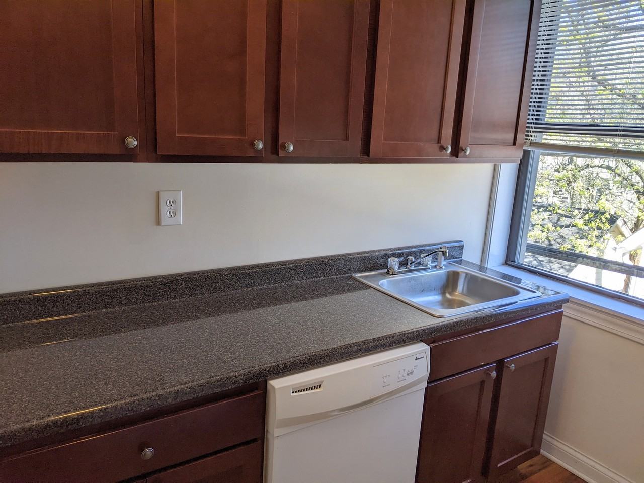 1313 Oak Ave #1319C2 - Photo 7 of 12