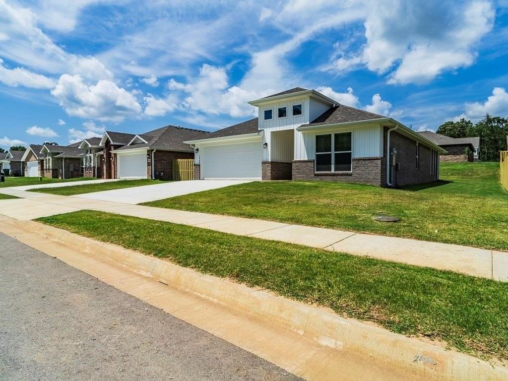 1440 Emmerson St - Photo 2 of 31