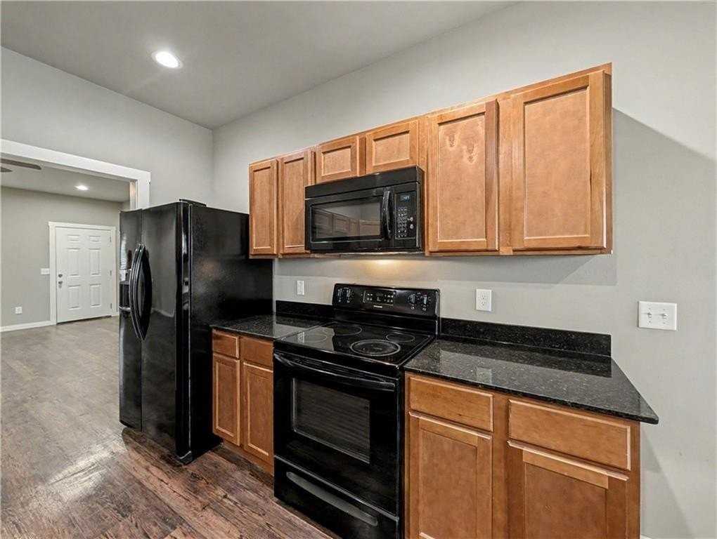 862 Oakwood Ln - Photo 5 of 21