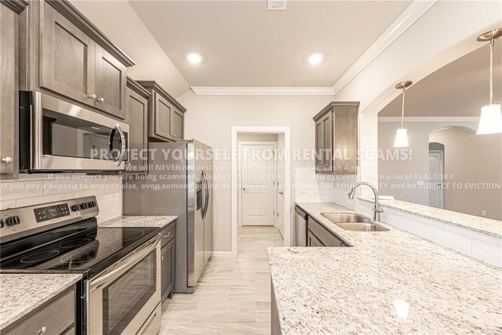 4462 W Newton Ave - Photo 5 of 14