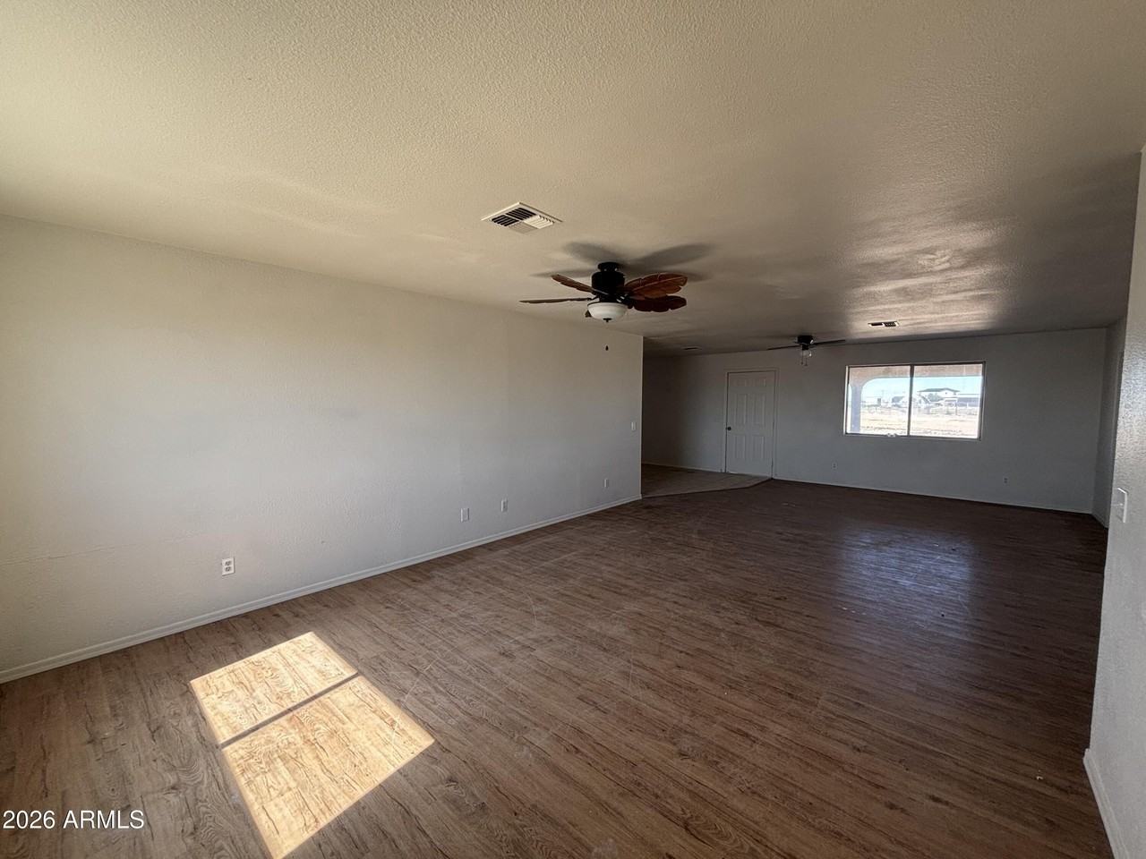 8828 E Malorie Ln - Photo 2 of 8