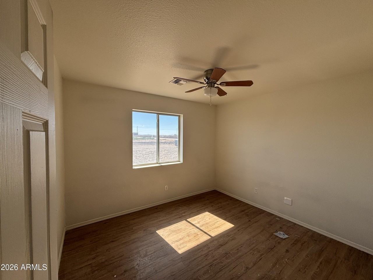 8828 E Malorie Ln - Photo 5 of 8