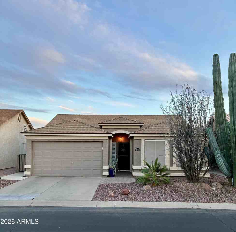 1723 E Palm Beach Dr - Photo 2 of 21