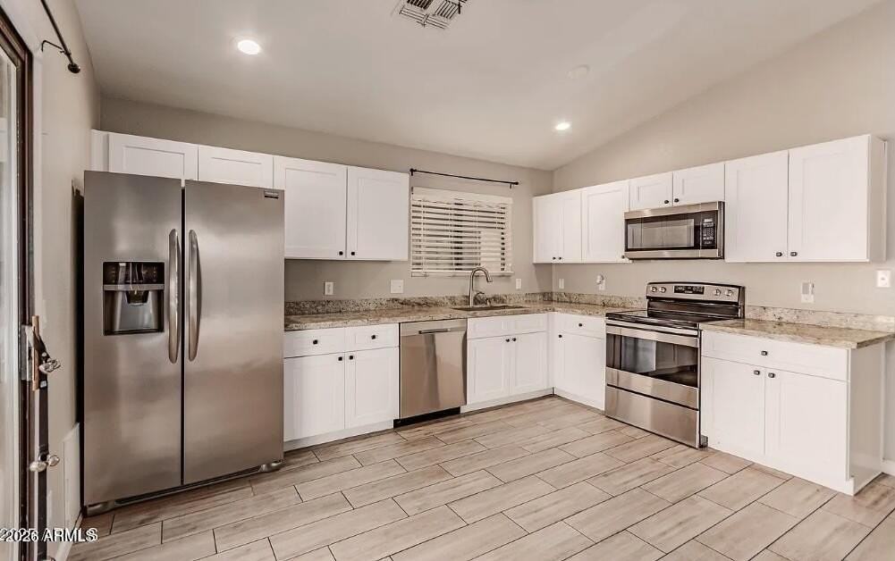 2112 E Robin Ln - Photo 4 of 11