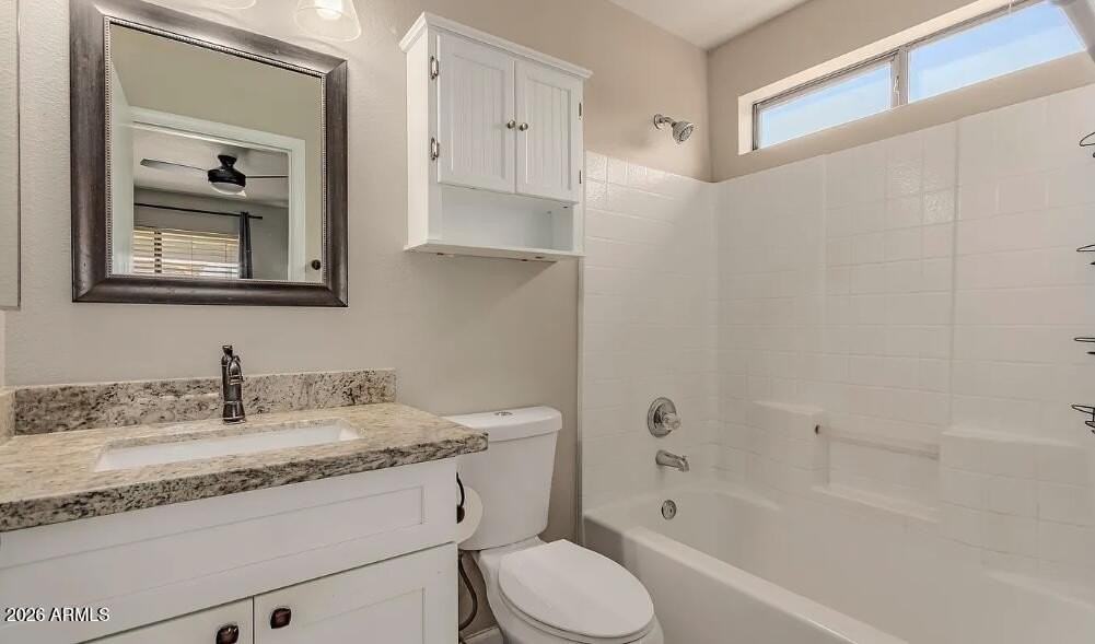 2112 E Robin Ln - Photo 7 of 11