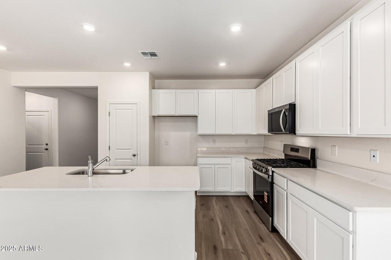 21135 E Arrowhead Trl - Photo 5 of 28