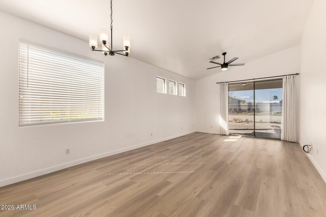 10224 S 182nd Ave - Photo 6 of 30