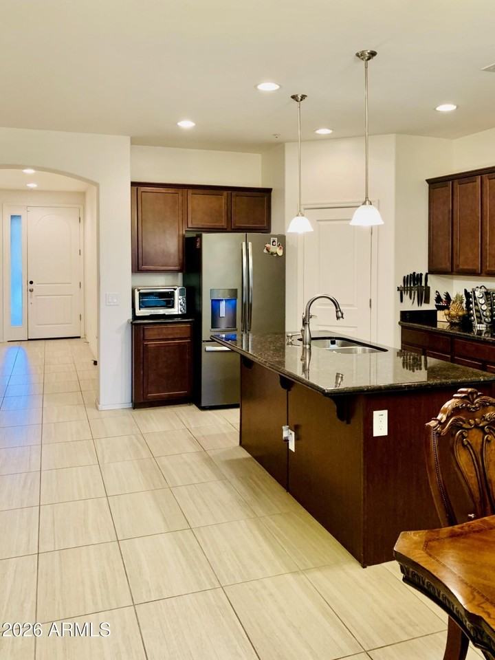 9233 W Dreyfus Dr - Photo 3 of 13