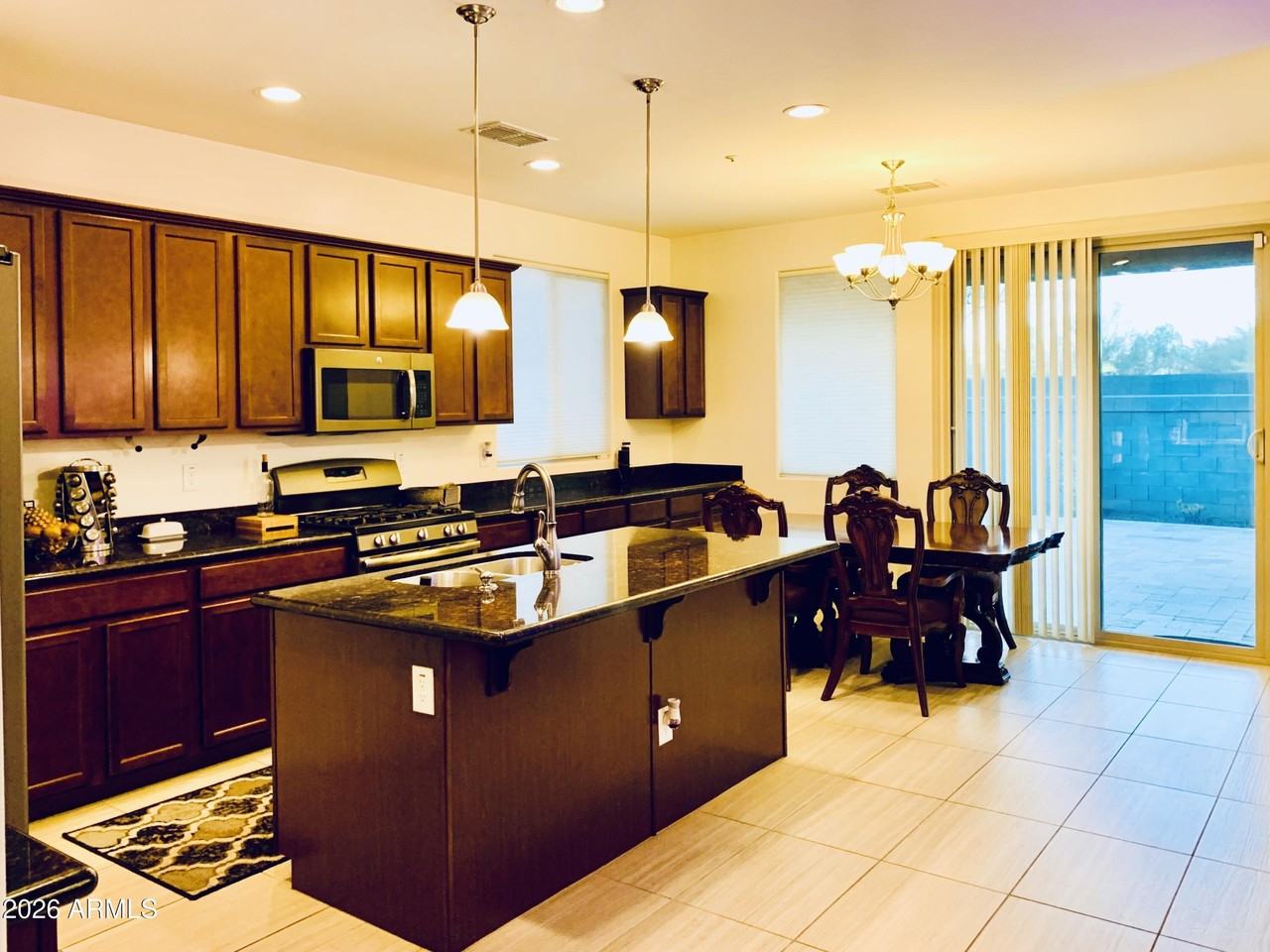 9233 W Dreyfus Dr - Photo 4 of 13