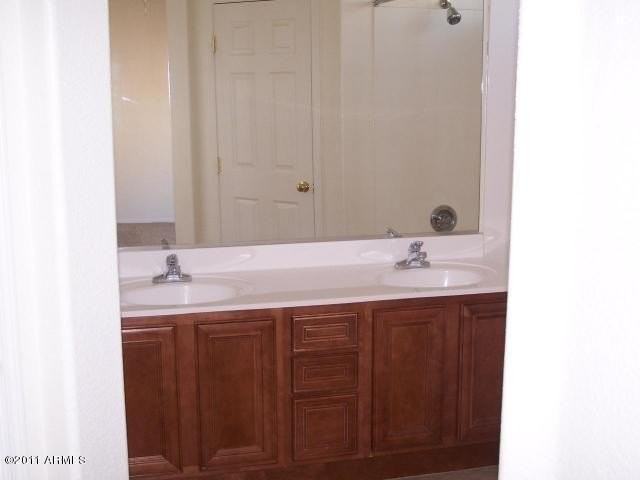 12522 W Jefferson St - Photo 4 of 8