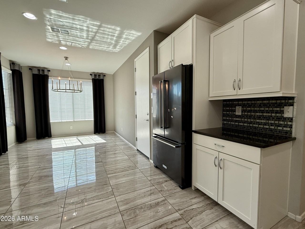 9464 W Fallen Leaf Ln - Photo 7 of 28