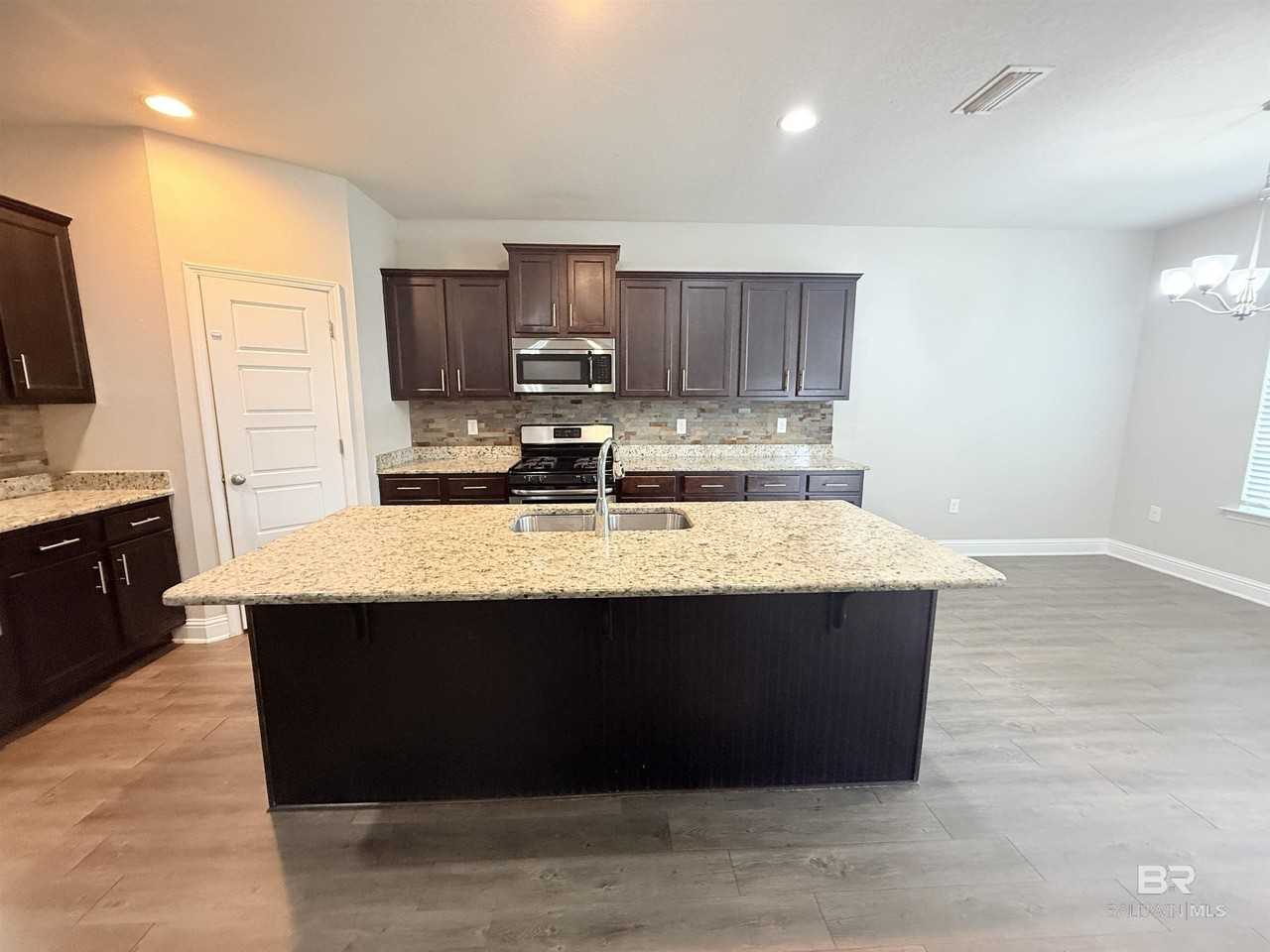 12659 Waxwing Ave - Photo 4 of 19