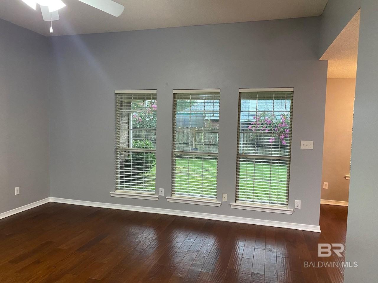 8068 Deerwood Dr - Photo 2 of 20