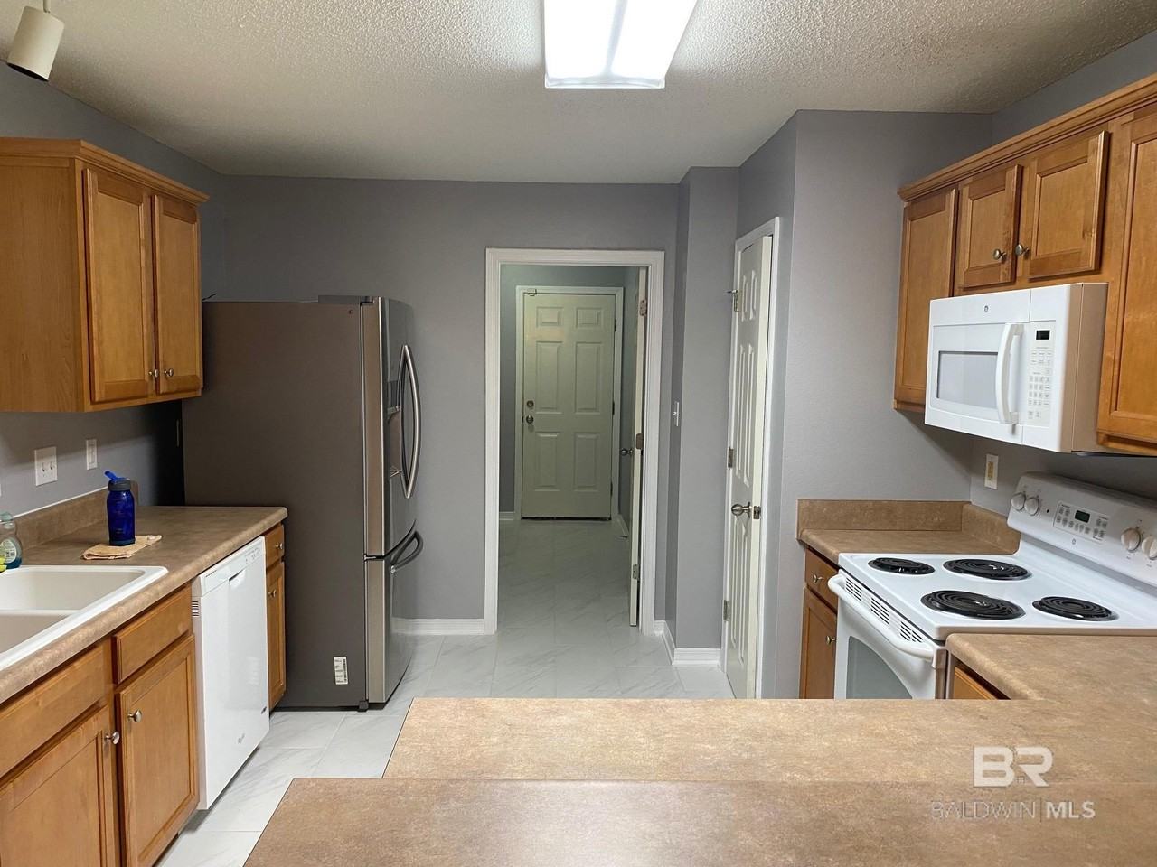 8068 Deerwood Dr - Photo 5 of 20