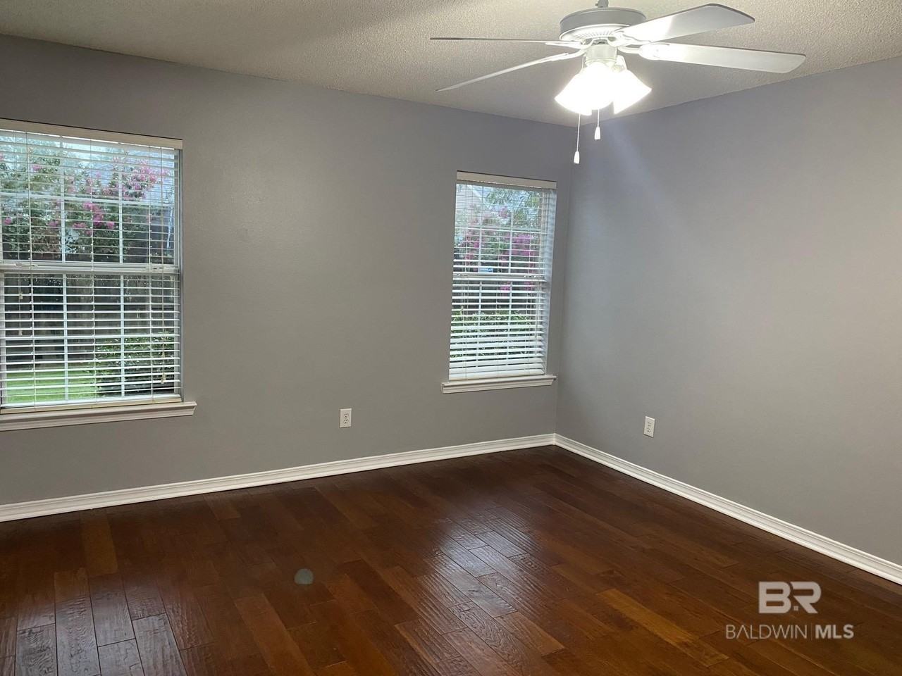 8068 Deerwood Dr - Photo 7 of 20