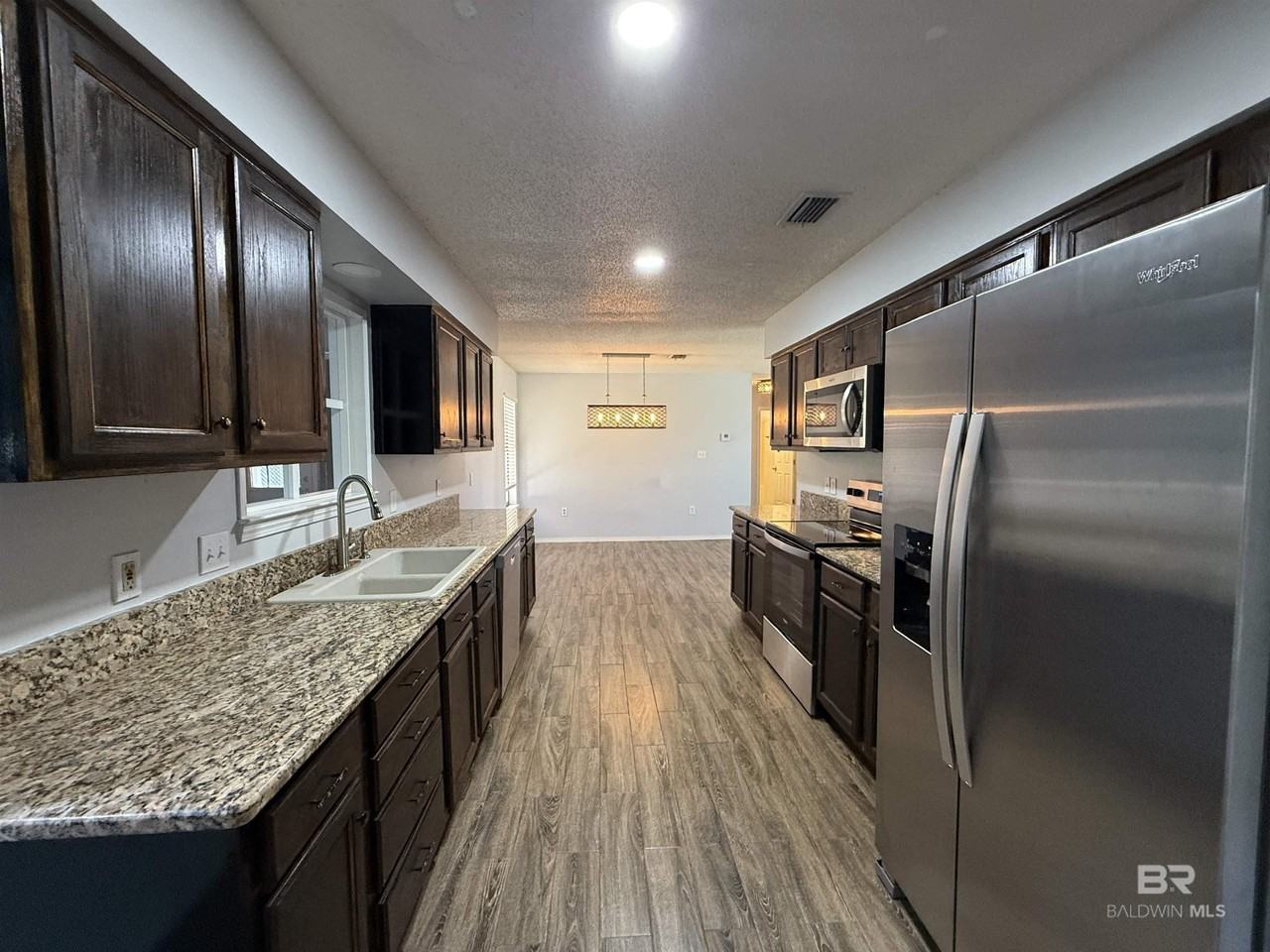 523 W Amanda Ave - Photo 6 of 17