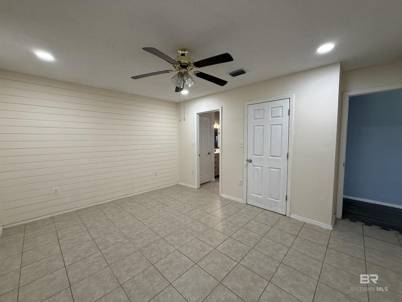 523 W Amanda Ave - Photo 7 of 17