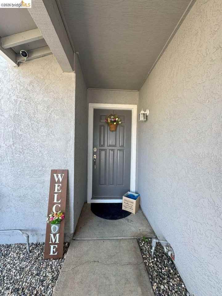 1769 Teresa Ln - Photo 4 of 36