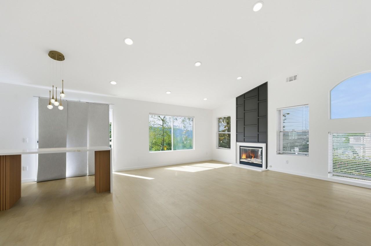 33 Risero Dr #1 - Photo 2 of 11