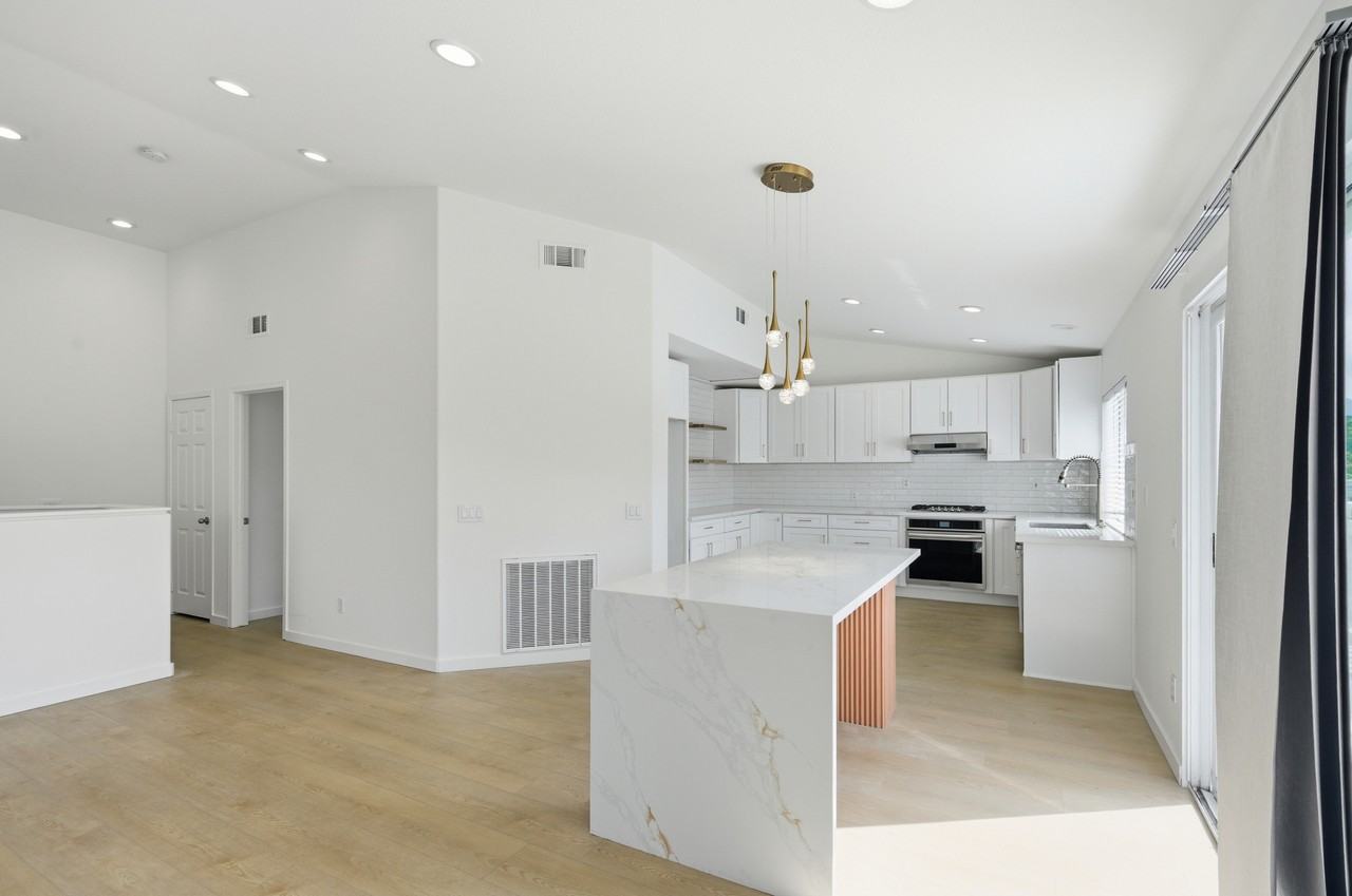 33 Risero Dr #1 - Photo 4 of 11