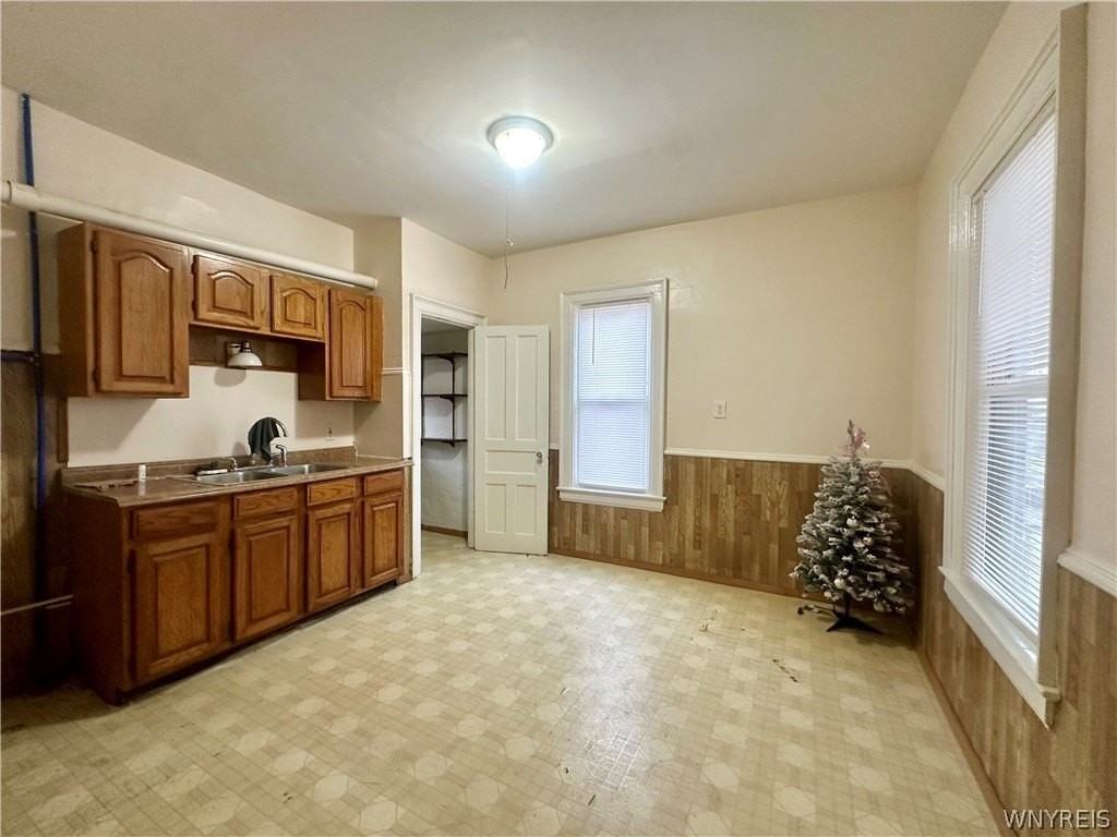 34 Hayden St Unit Back - Photo 7 of 17