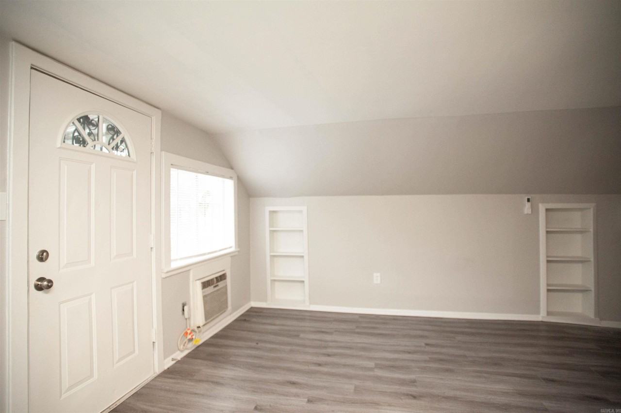 1320 S Battery St - Photo 6 of 8