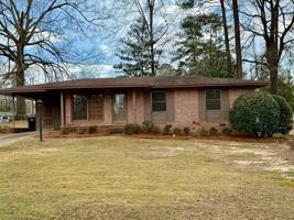 featured image of 4647 Fairview Dr