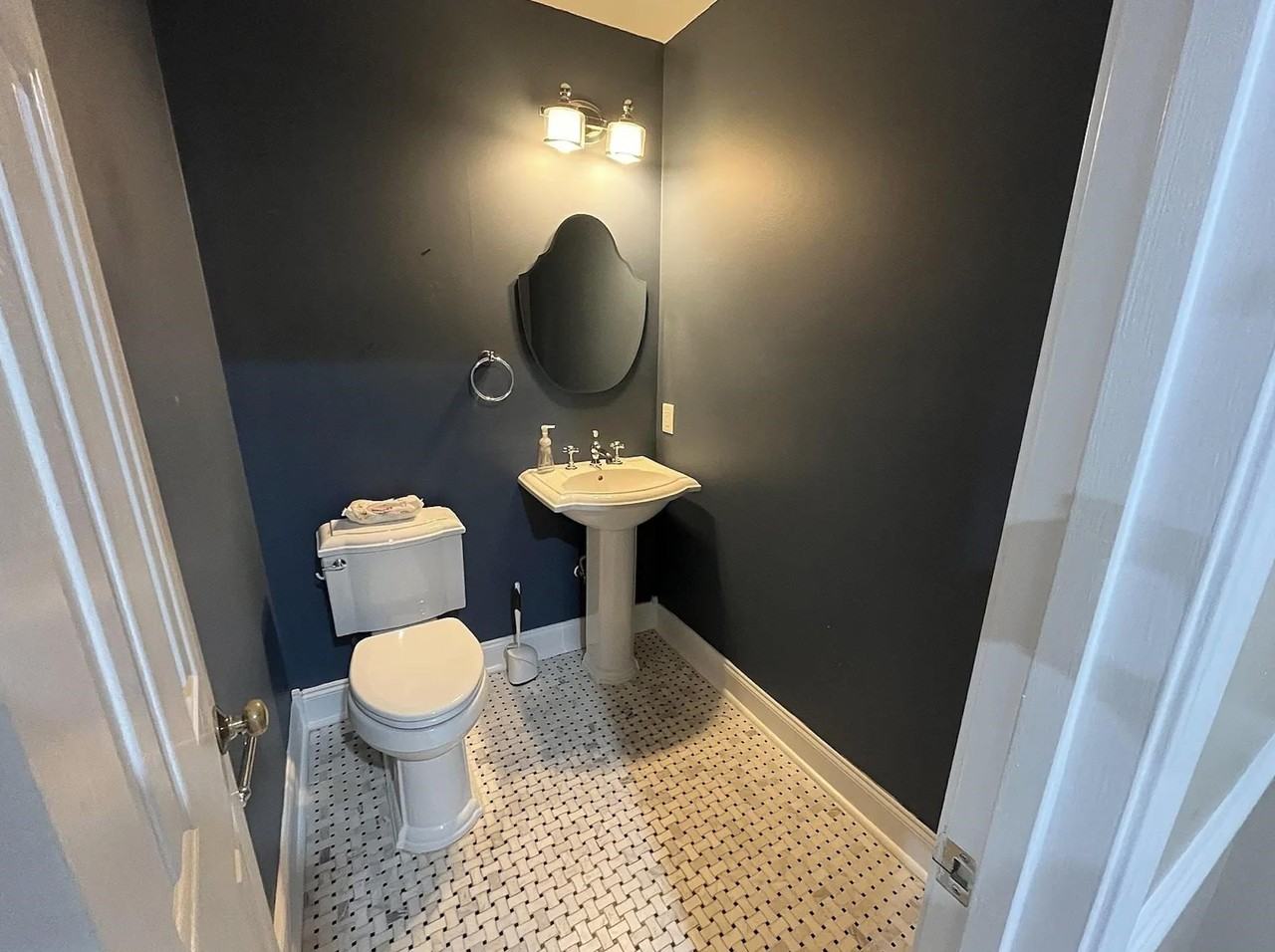 613 62nd Ave N - Photo 4 of 19