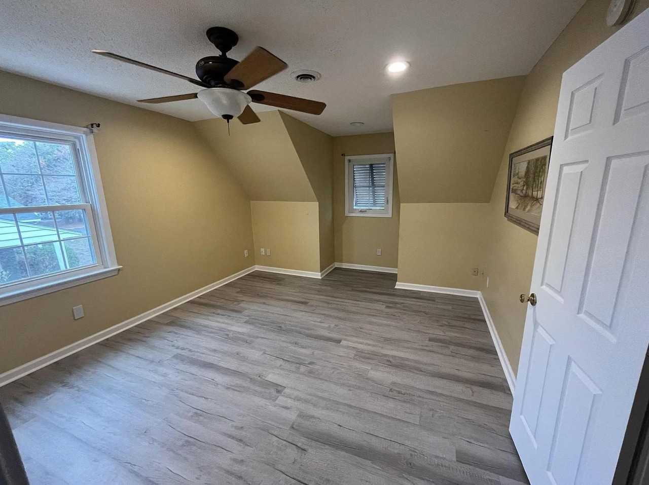 613 62nd Ave N - Photo 7 of 19