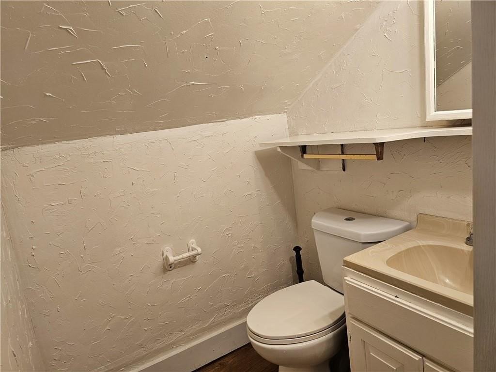 221 Commerce St Apt B - Photo 6 of 7