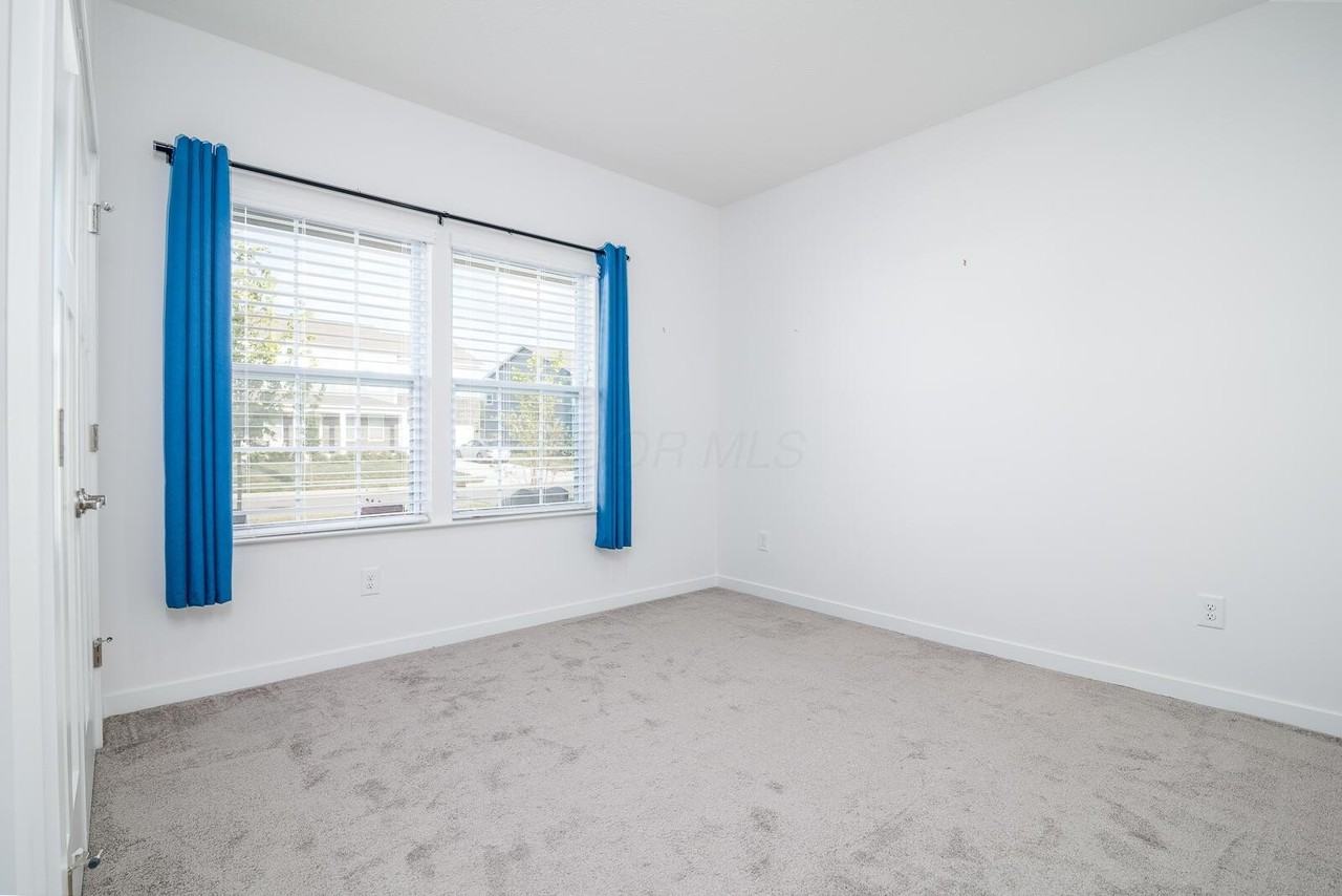 468 Rochdale Run - Photo 7 of 50