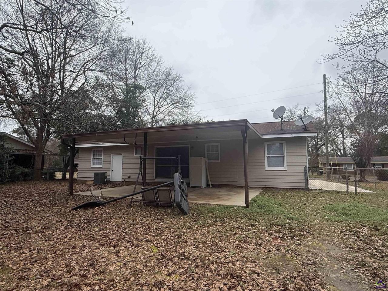 417 Willow Ave - Photo 2 of 12