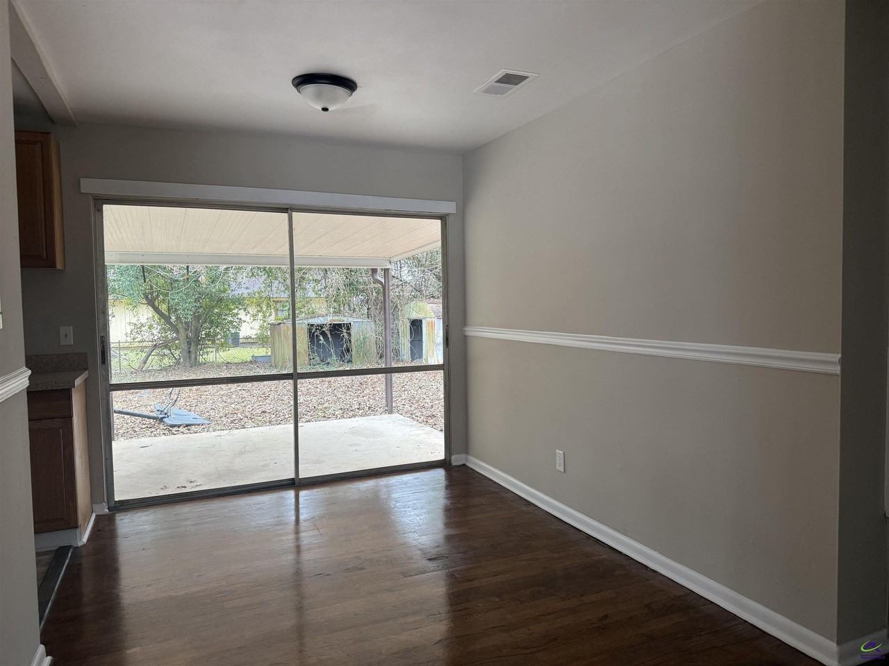 417 Willow Ave - Photo 6 of 12