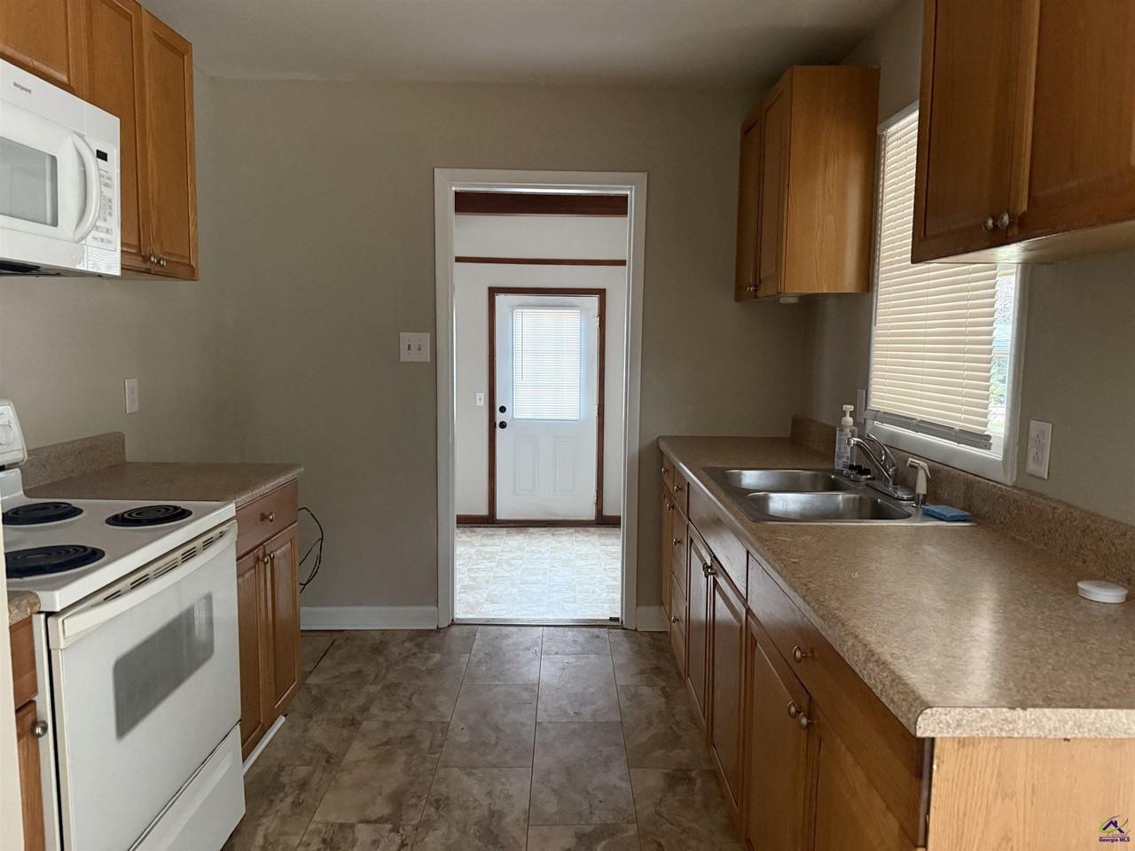 417 Willow Ave - Photo 7 of 12