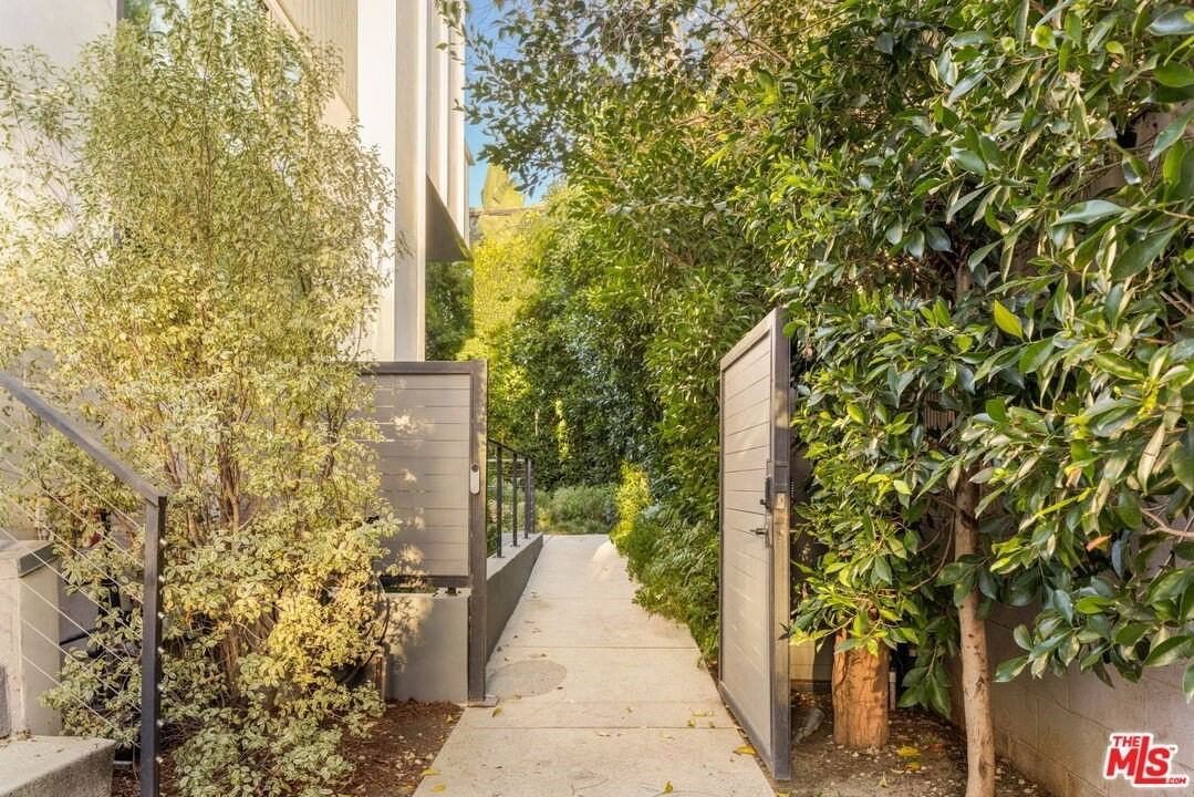 4118 Wade St - Photo 2 of 39