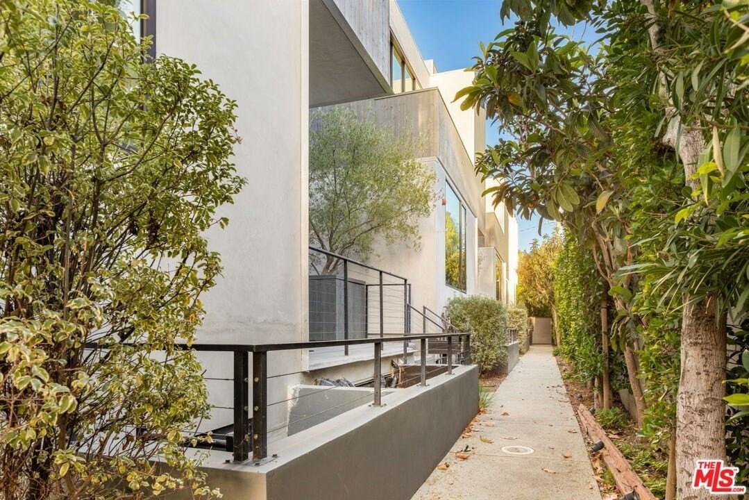 4118 Wade St - Photo 3 of 39