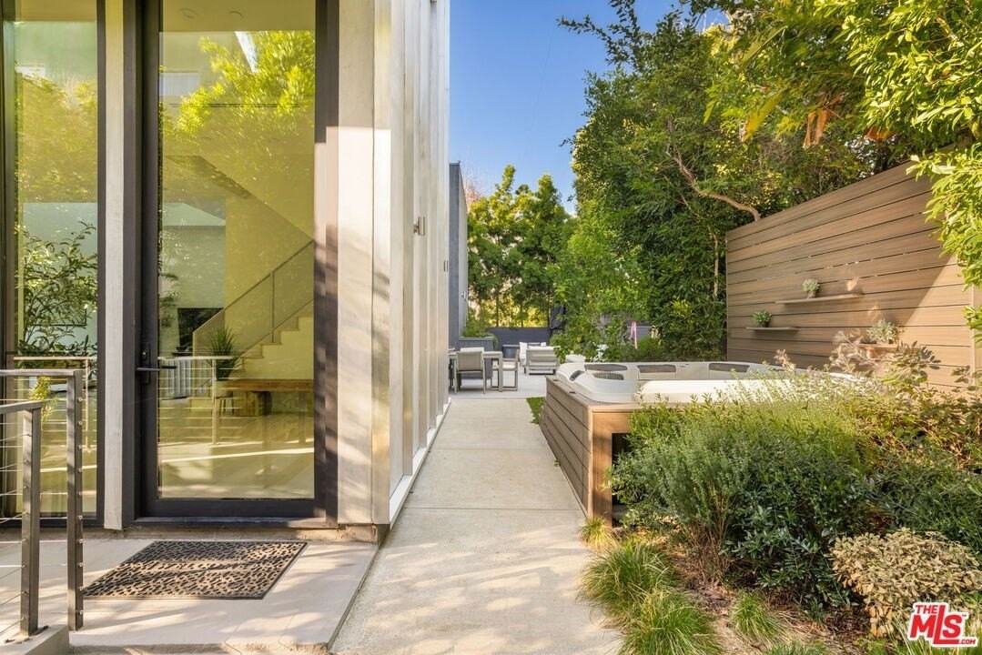 4118 Wade St - Photo 4 of 39