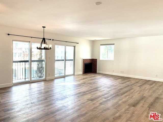 1227 Granville Ave Apt 200 - Photo 3 of 20