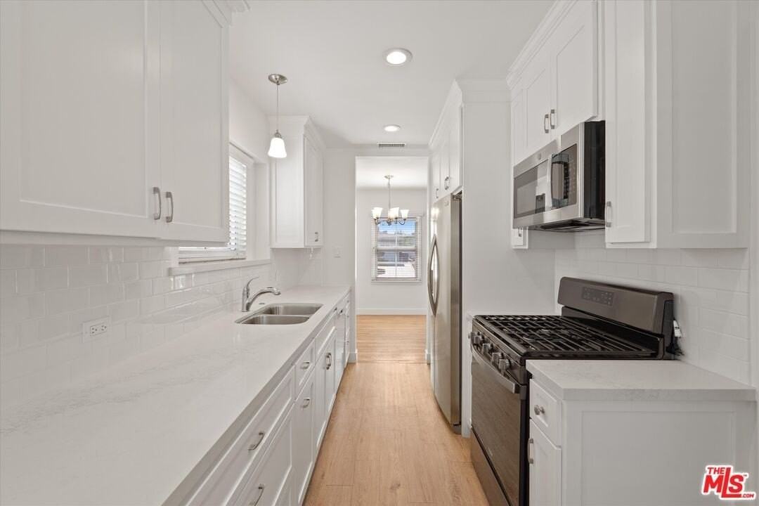 6711 W 87th Pl - Photo 6 of 16