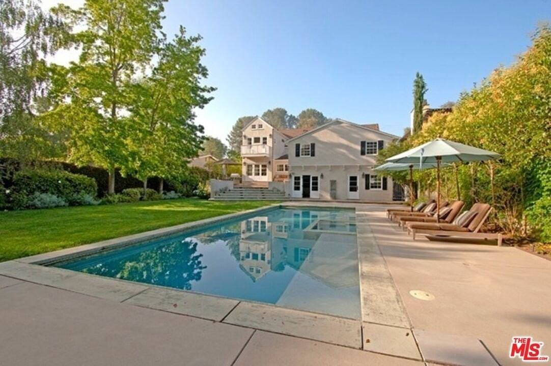 10253 Valley Spring Ln - Photo 3 of 15