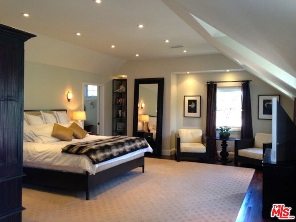 10253 Valley Spring Ln - Photo 5 of 15