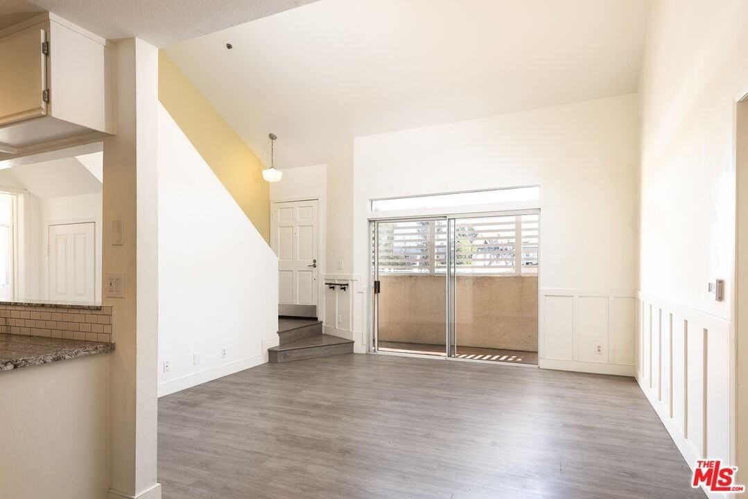 13801 Oxnard St Apt 206 - Photo 7 of 43