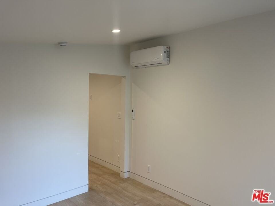 4234 Ellenita Ave - Photo 5 of 18